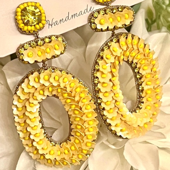 NWT Deepa Gurnani Beaded Crystal Flower Chandeliers - Picture 12 of 16